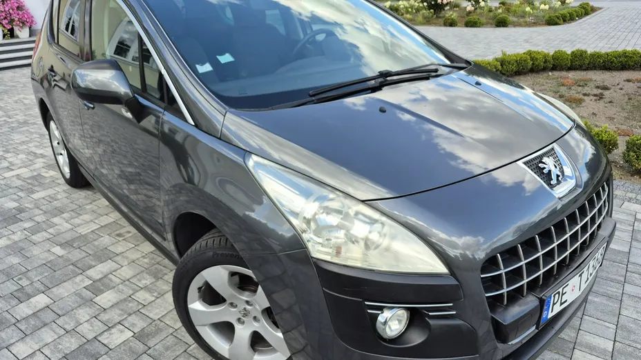 PEUGEOT 3008 -