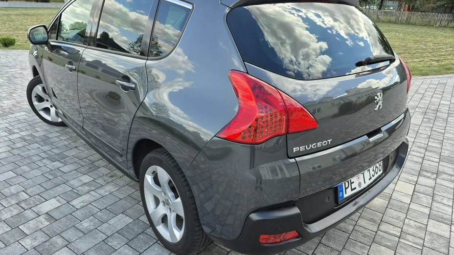 PEUGEOT 3008 -