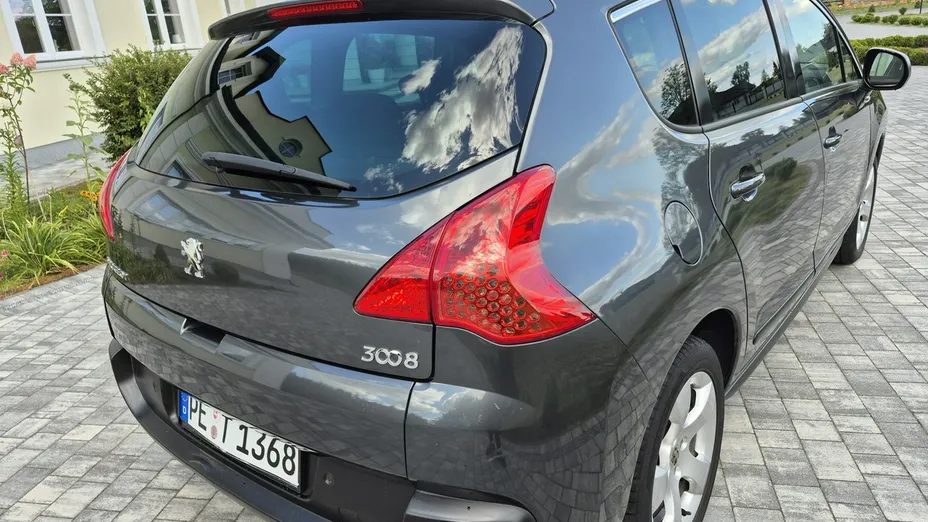 PEUGEOT 3008 -