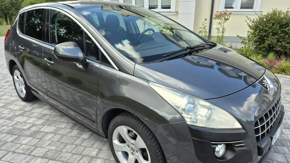 PEUGEOT 3008 -