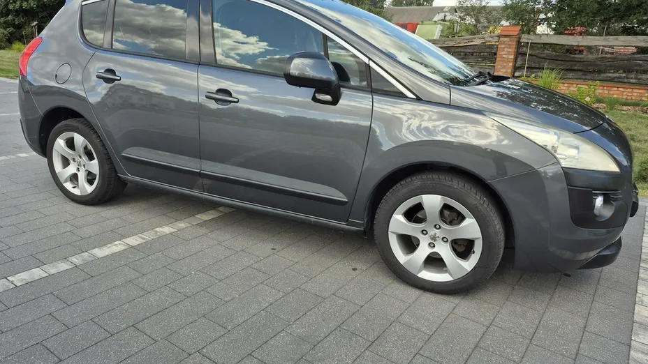PEUGEOT 3008 -