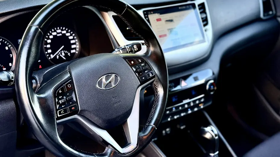 HYUNDAI Tucson -