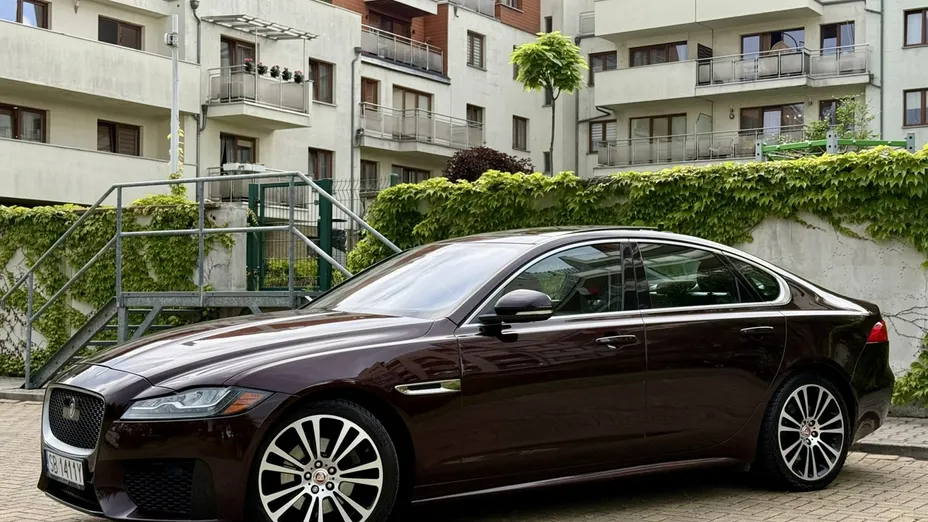 JAGUAR XF -