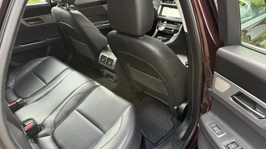 JAGUAR XF -