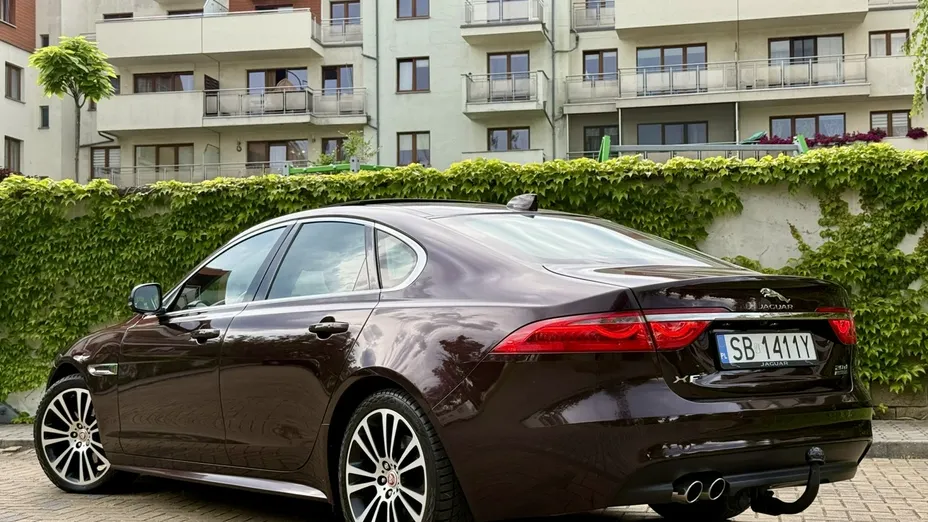 JAGUAR XF -