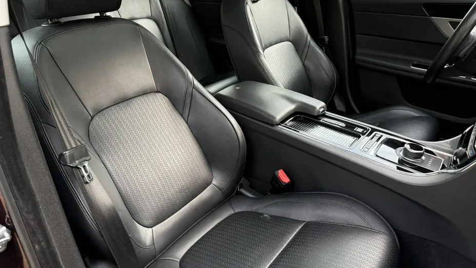 JAGUAR XF -