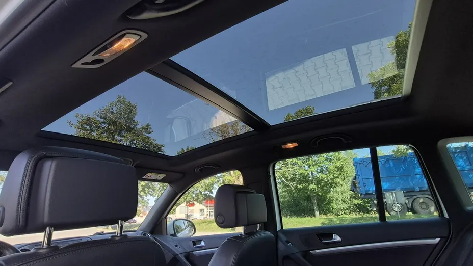 VOLKSWAGEN Tiguan -