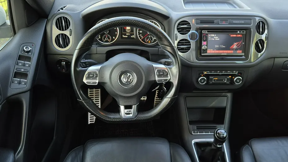 VOLKSWAGEN Tiguan -