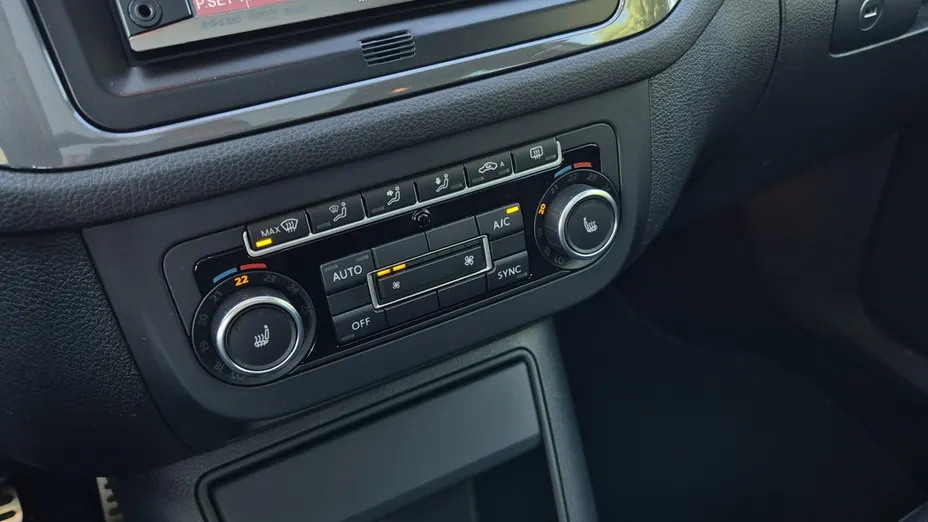 VOLKSWAGEN Tiguan -