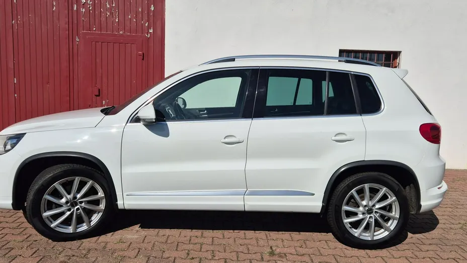 VOLKSWAGEN Tiguan -