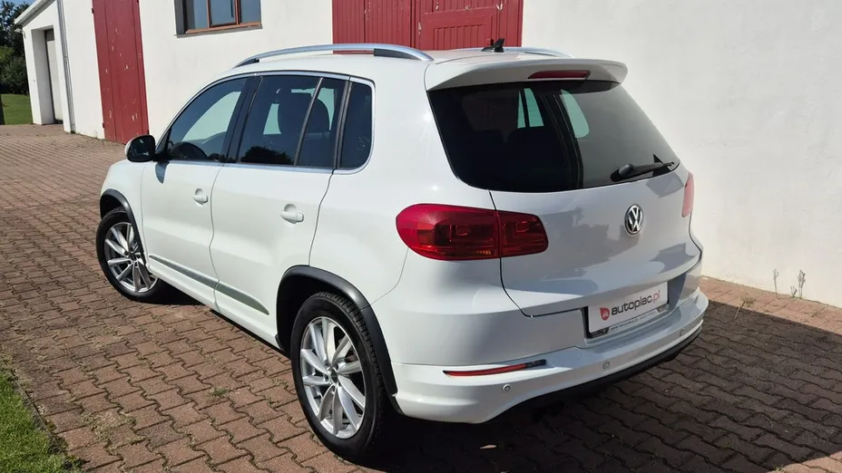 VOLKSWAGEN Tiguan -