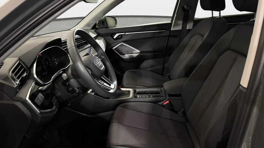 AUDI Q3 -