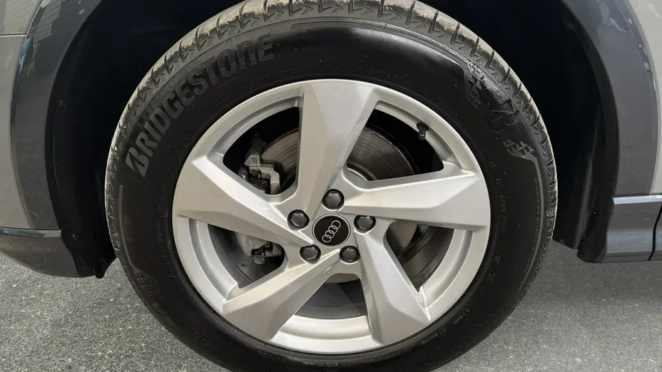 AUDI Q3 -
