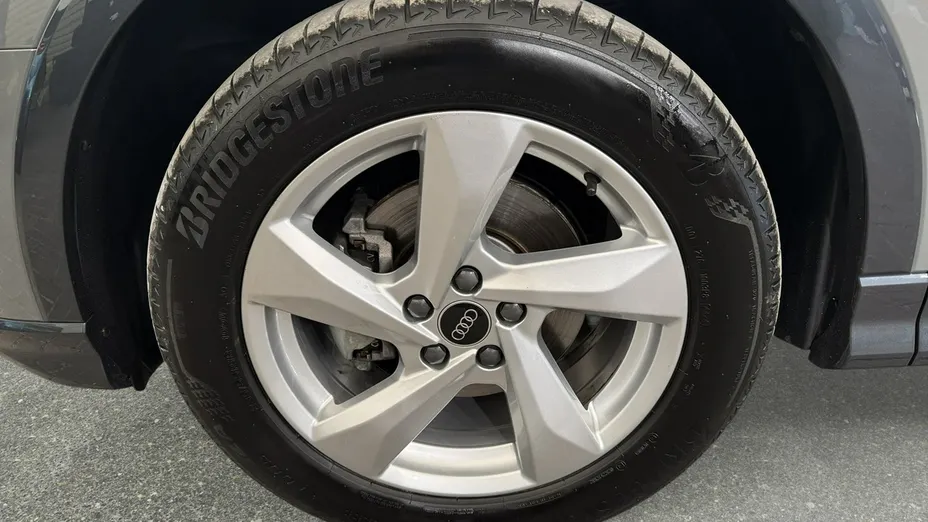 AUDI Q3 -