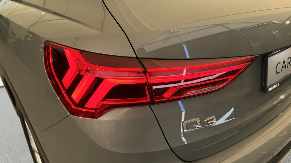 AUDI Q3 -