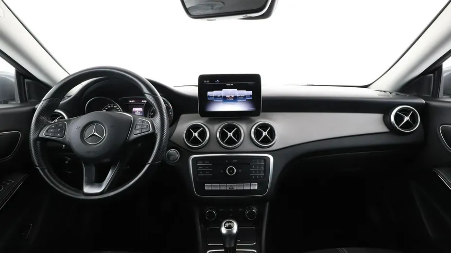 MERCEDES-BENZ CLA -