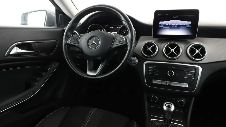 MERCEDES-BENZ CLA -