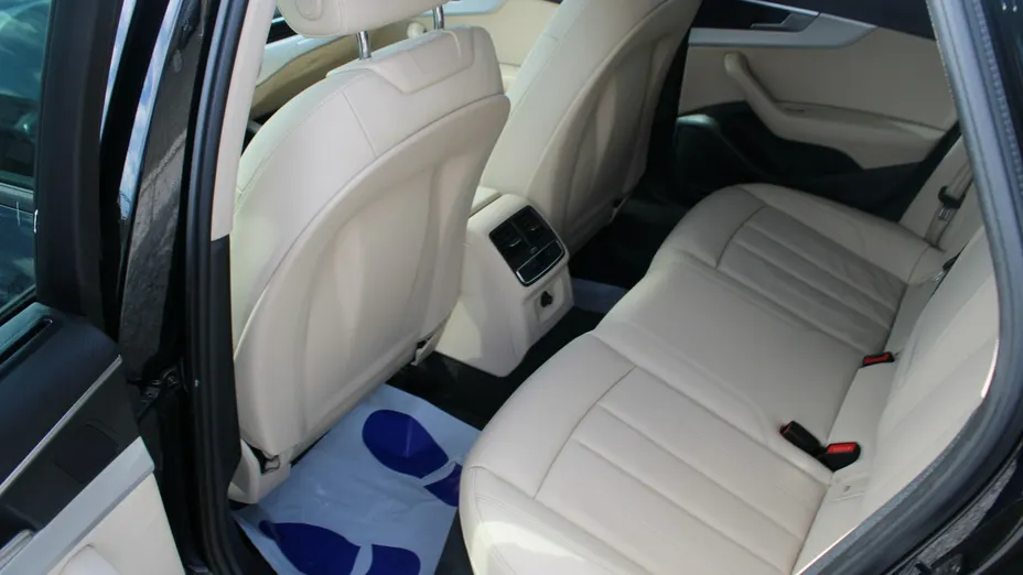 AUDI A4 -