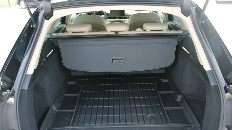 AUDI A4 -