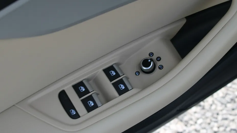 AUDI A4 -