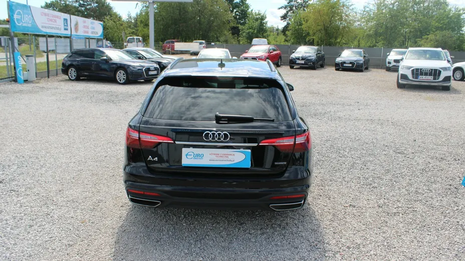 AUDI A4 -