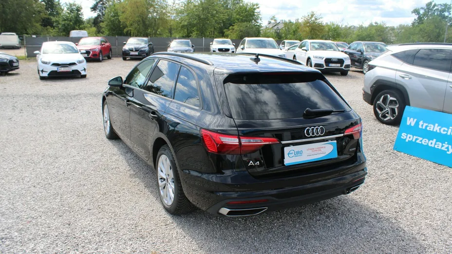 AUDI A4 -