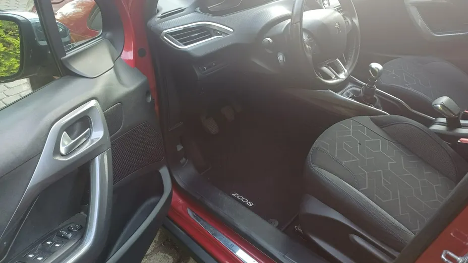 PEUGEOT 2008 -