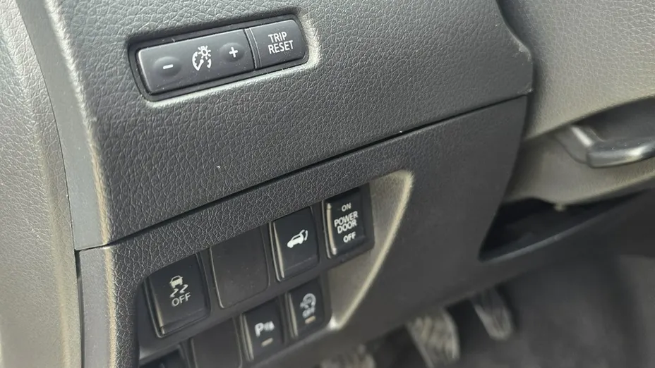 NISSAN X-Trail -