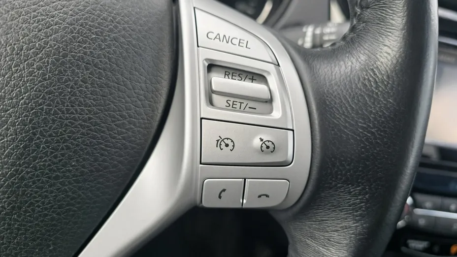 NISSAN X-Trail -