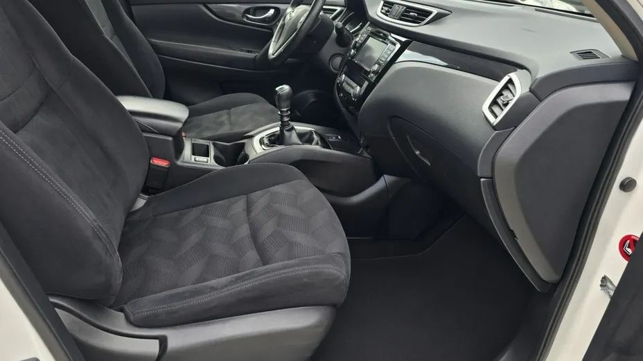 NISSAN X-Trail -