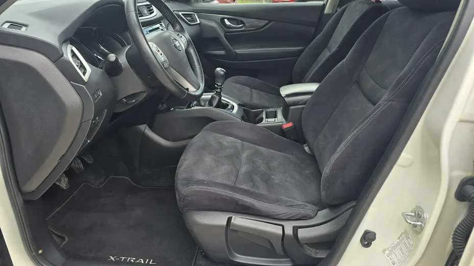 NISSAN X-Trail -