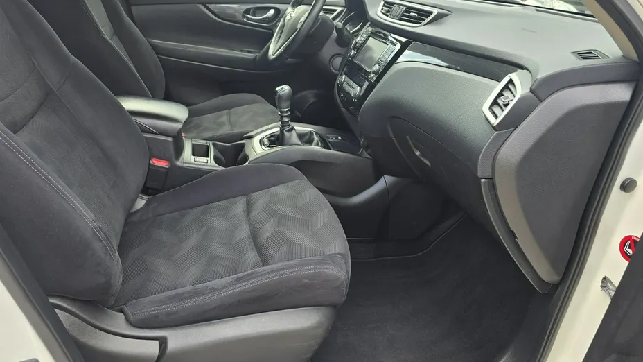 NISSAN X-Trail -