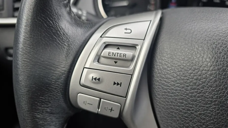 NISSAN X-Trail -