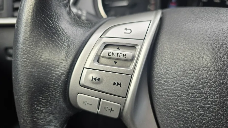 NISSAN X-Trail -