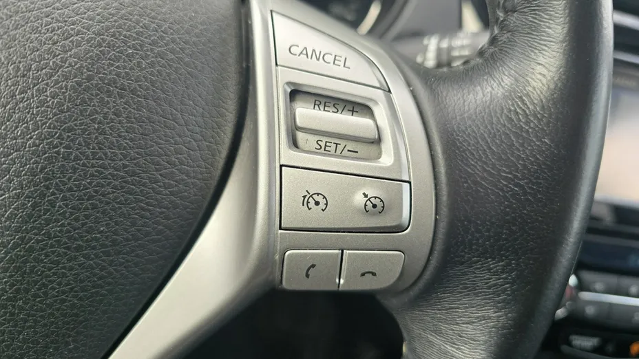 NISSAN X-Trail -