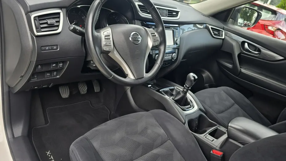 NISSAN X-Trail -