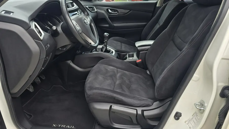 NISSAN X-Trail -