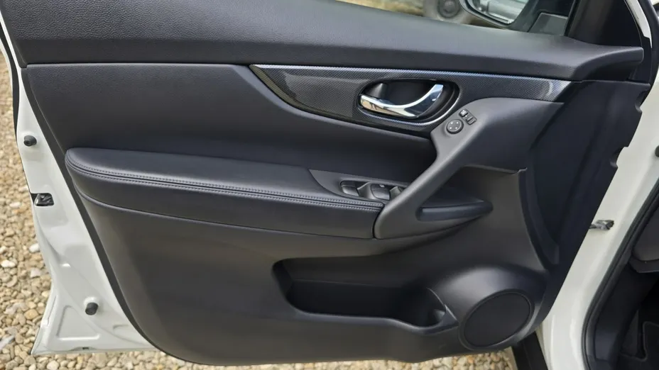 NISSAN X-Trail -