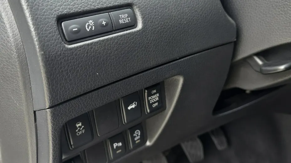 NISSAN X-Trail -