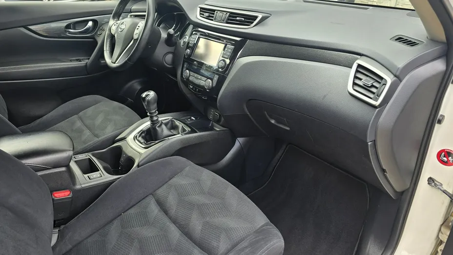 NISSAN X-Trail -