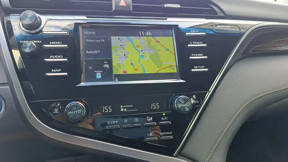 TOYOTA Camry -