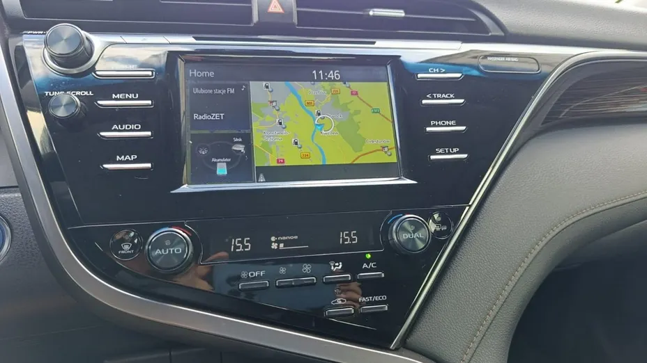 TOYOTA Camry -