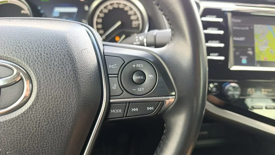 TOYOTA Camry -