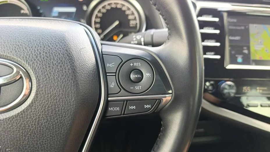 TOYOTA Camry -