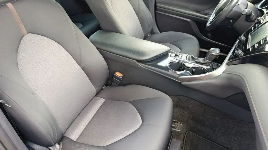 TOYOTA Camry -