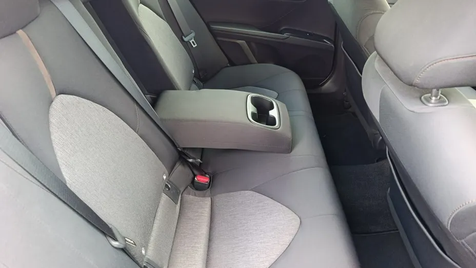 TOYOTA Camry -