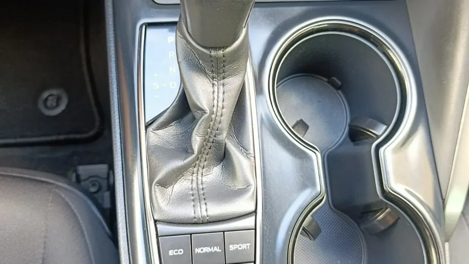 TOYOTA Camry -
