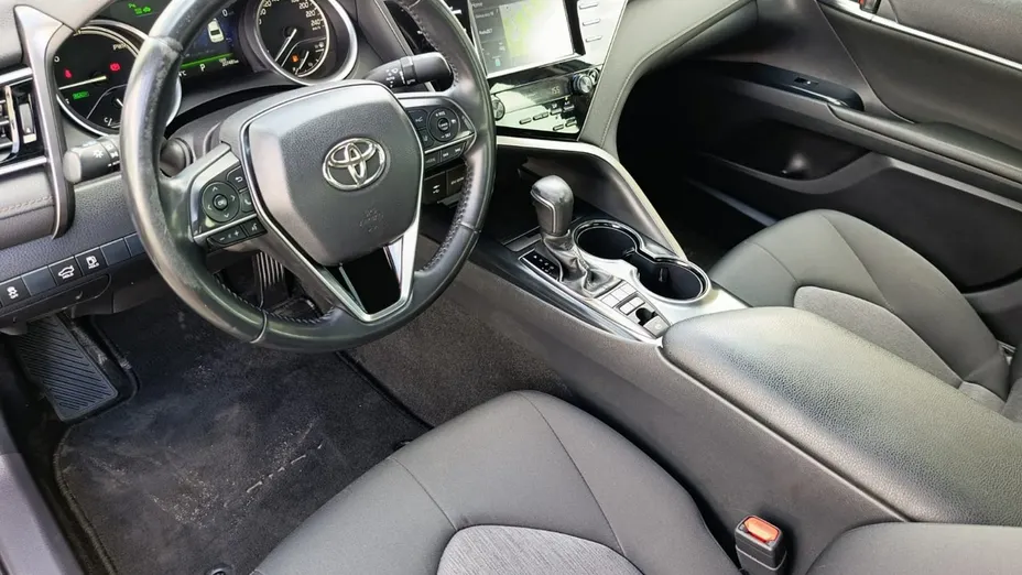 TOYOTA Camry -
