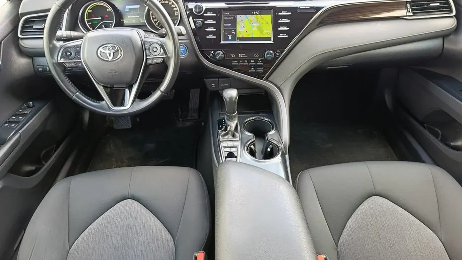 TOYOTA Camry -