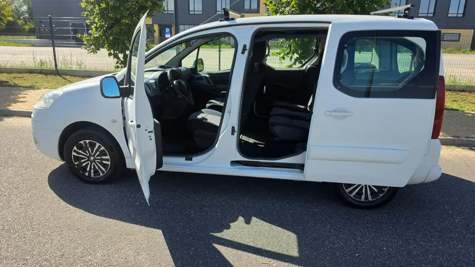PEUGEOT Partner -